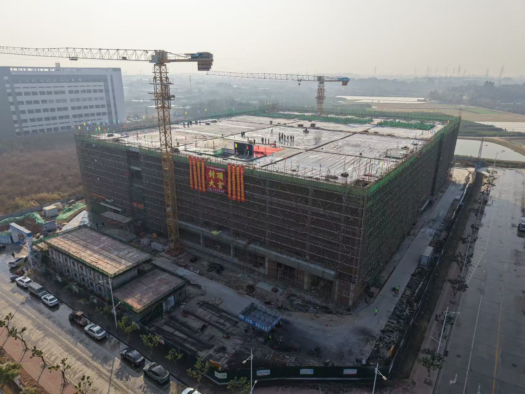 中興新地佛山智能制造基地--榮耀封頂，開啟智能新篇章??！